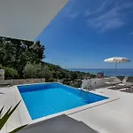Prestige Villa *