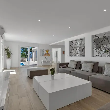 Prestige Villa Baška Voda