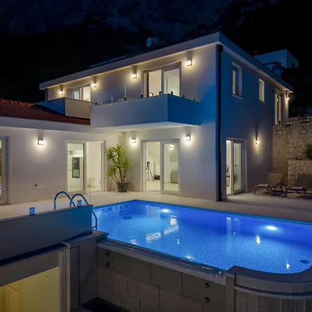 Villa Prestige Βίλα