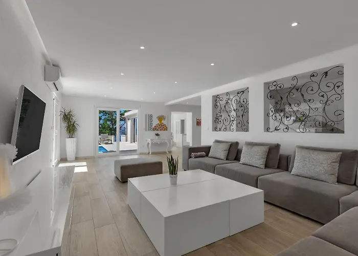 Prestige Villa Baška Voda
